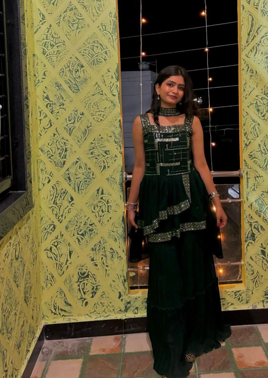 The Epitome of Class, Charm, and Captivating Companionship Adhira